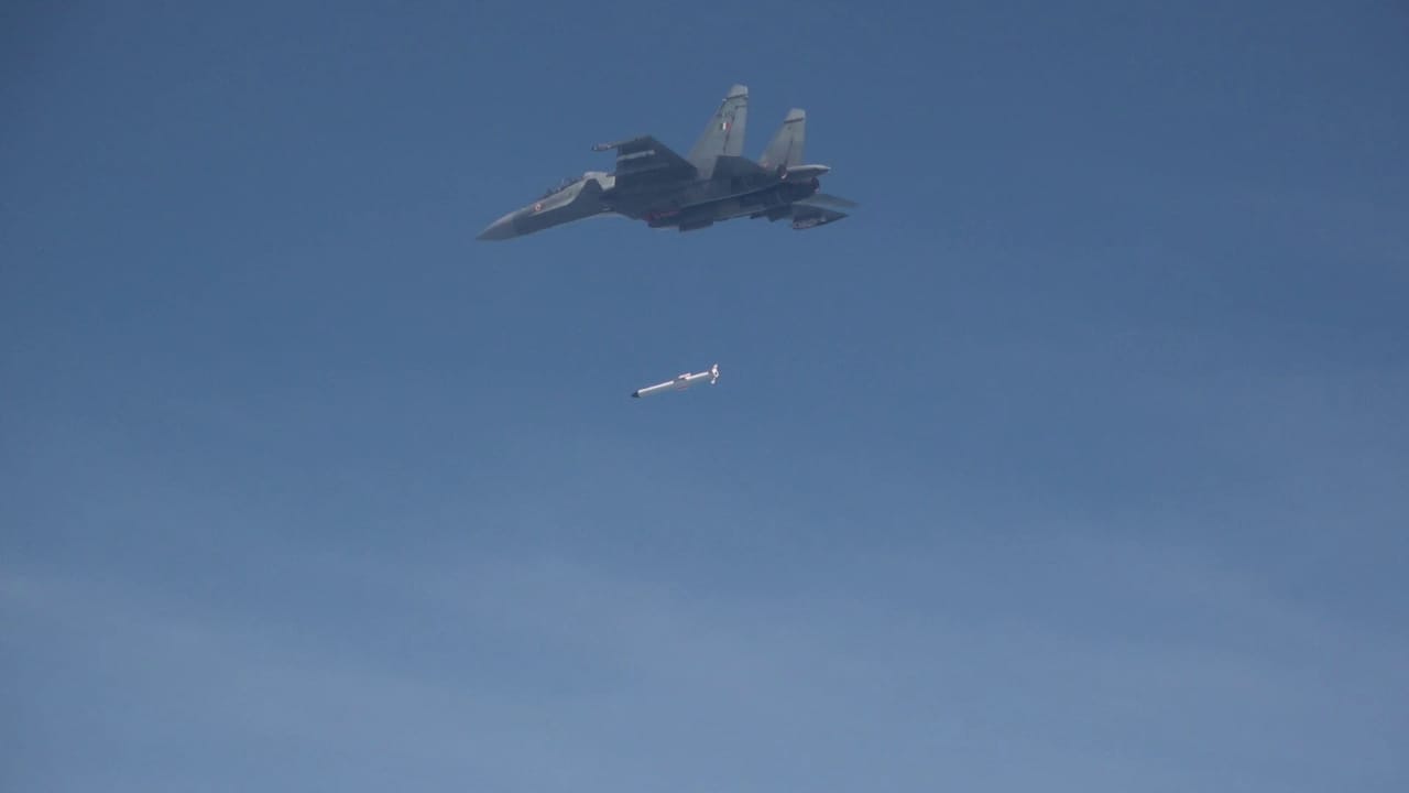 Su-30 MKI launching Rudram-1